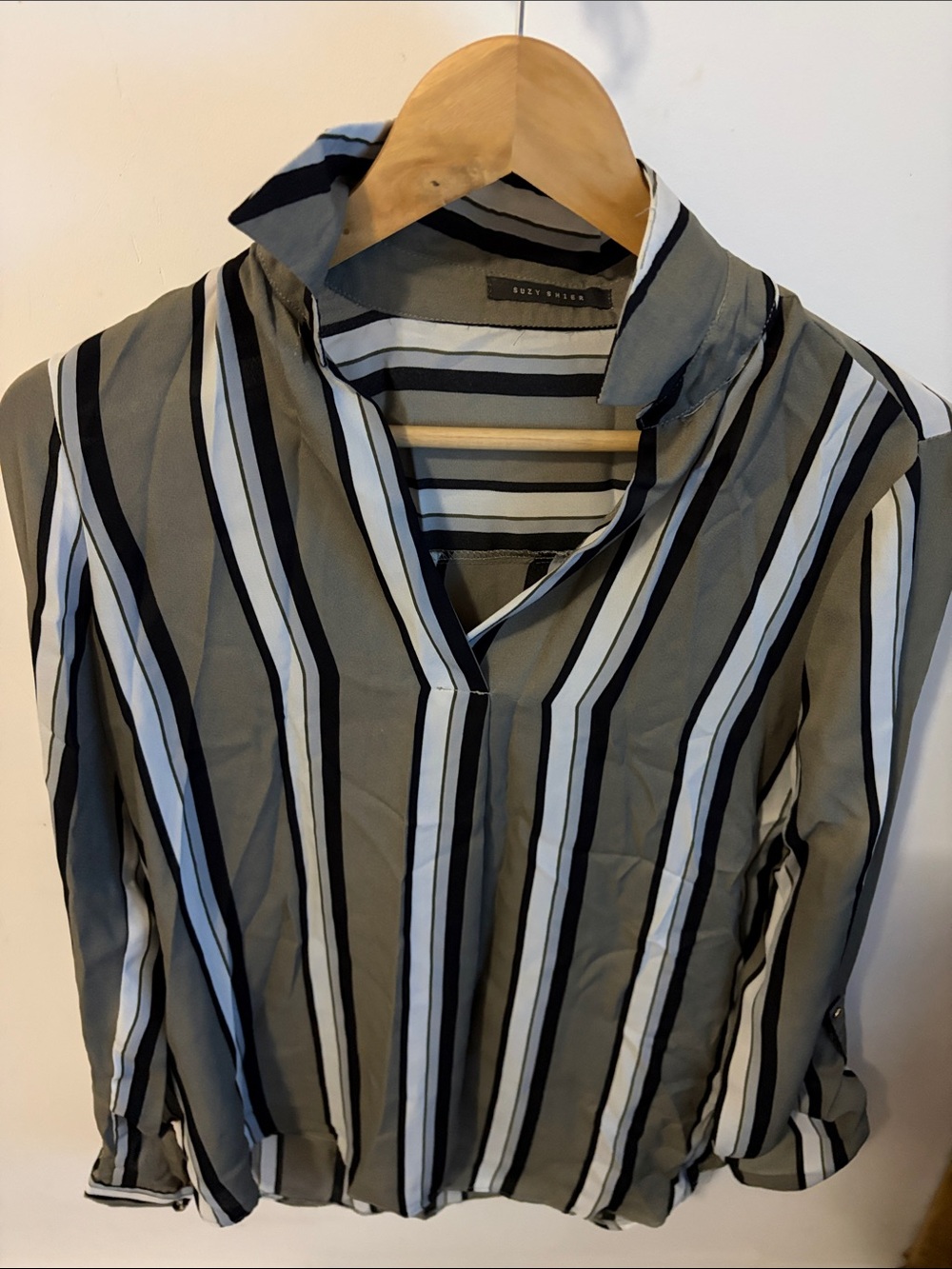 Suzy Shier Gray Striped V-Neck Blouse